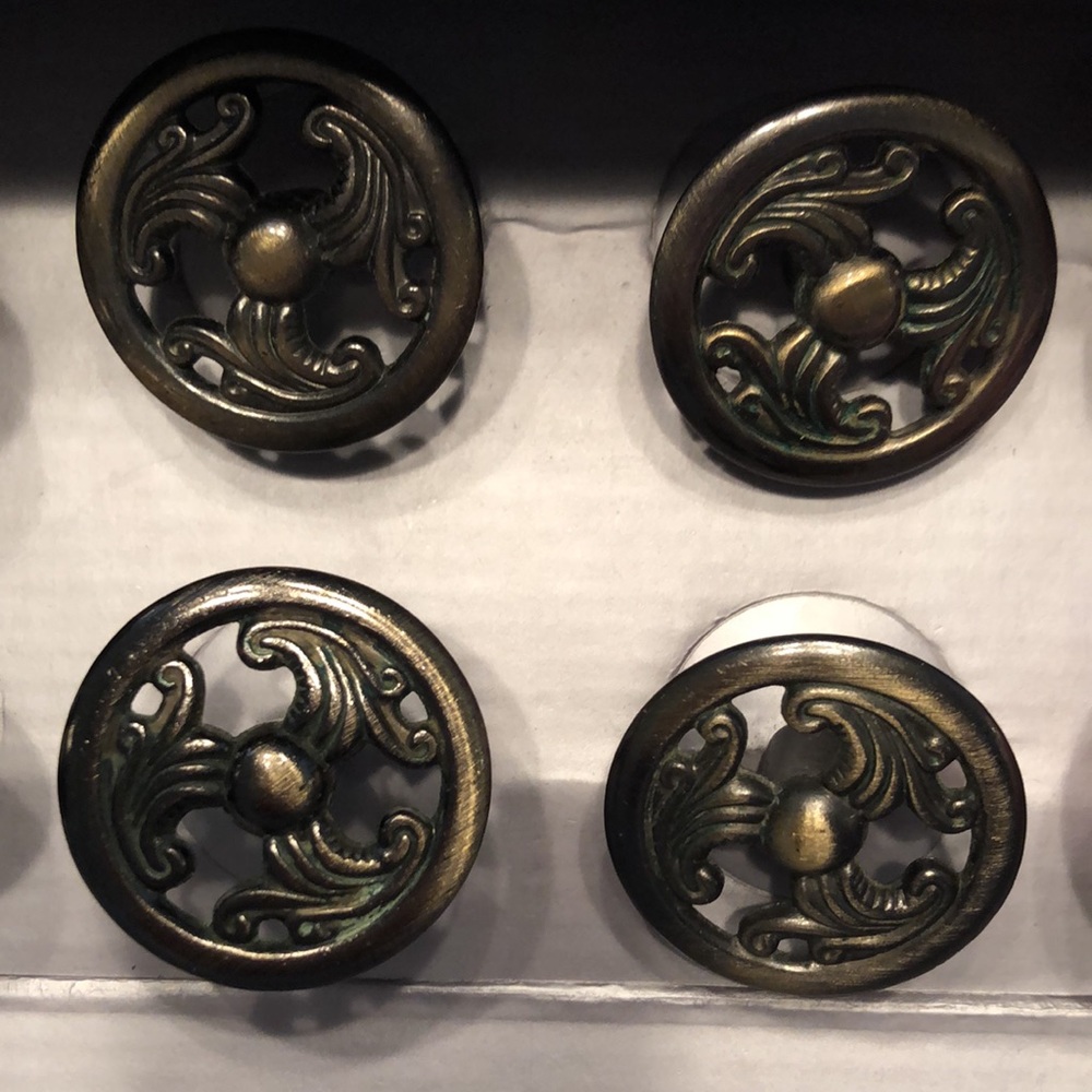 Different designs drawer knobs set. - Picture 3 of 5